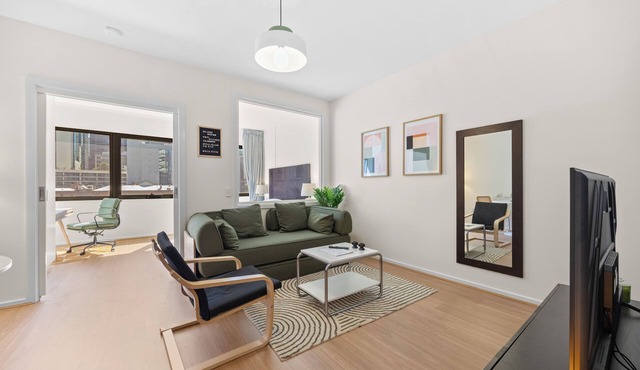 Central Emporium | Urban Oasis 1BR w/King Bed 4max