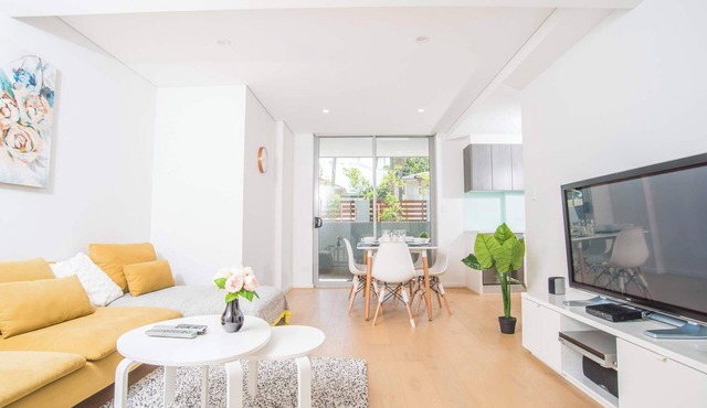 Central Epping Retreat | Walk to Train, Dining, Shops