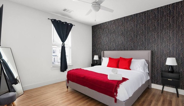 Central Escape:Gym, Coffee Bar, & Perfect Location