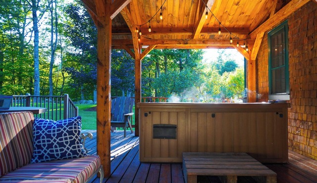 Central Escape is the perfect getaway for families and groups looking to explore New Hampshire’s Lakes Region and White Mountains. Relax in the private year-round hot tub, walk to Squam Lake, and enjoy easy access to skiing, hiking, and local dining