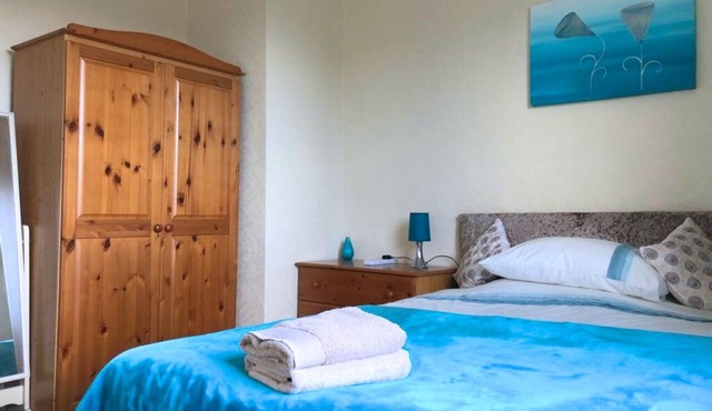 Central Falkirk 3 Bedroom Apartment