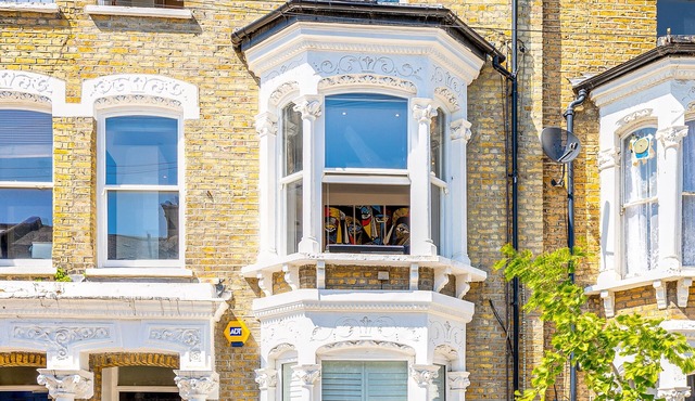 Central Family Home: Sleeps 6, 5mins from Brixton Tube Station