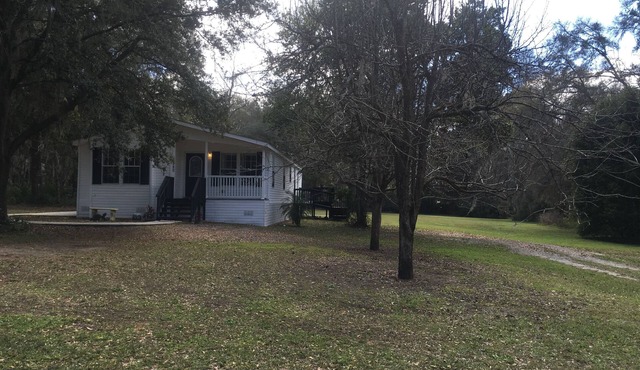 Central Florida Location 1 1/2 hours to Orlando, Tampa, Daytona, St. Augustine