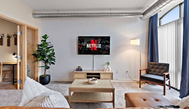 Central, Free Parking, Gym, Fast Wifi | Avry Apt