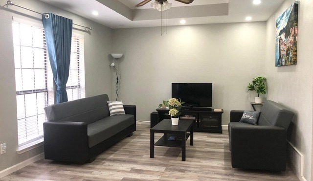 Central Frisco-Full renovated cozy&nice half duplex 3bed|2bath free wifi&parking