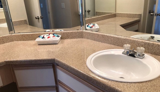 Central Furnished 2b/2b Apt by the HTX Med Center