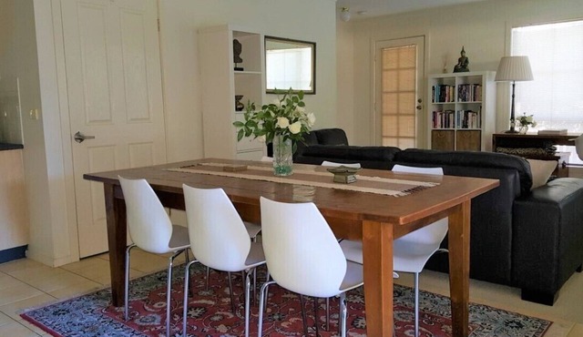 Central Geelong Townhouse/Long stays available