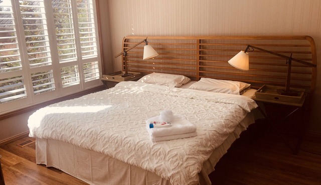 Central Glen Waverley Entire House sleep 12