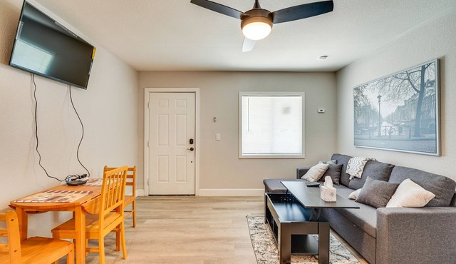 Central Henderson Retreat Near Dining + Lake Mead!