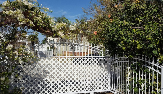 Central Home And Garden, Gated Parking, WiFi