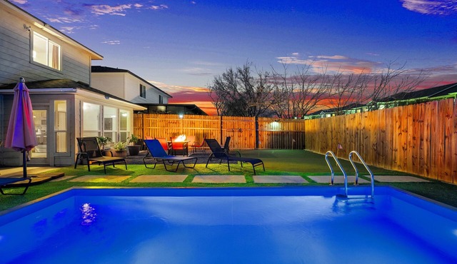 Central I 16 Beds | Pool | Game Room | Firepit | Grill | Bar I Large Groups