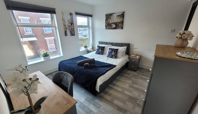 Central Ipswich Stay: 2-Bed, Courtyard Garden & Work-Friendly
