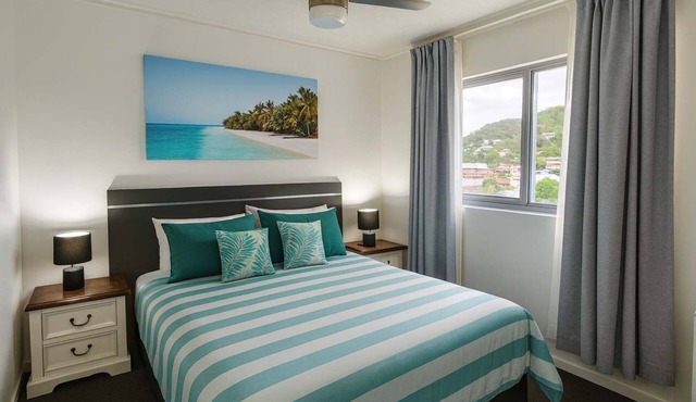 Central Kensington Studio with Pool Near Townsville CBD