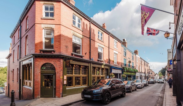 Central Knutsford Loft Apartment