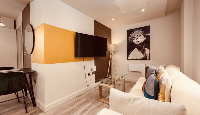 Central Leeds Penthouse 2BR Duplex&Free Parking