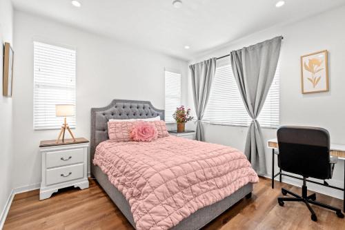 Central Location Cozy Private Bedroom w Bathroom