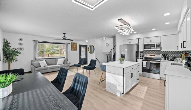 Central Location Four Bedrooms Modern Open Layout Game Room