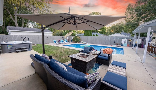 Central location | Hot Tub | Heated Pool | Digital Game Table