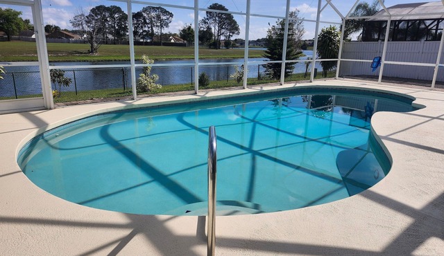 Central Location Lakeview Pool Villa near Disney