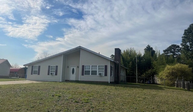 Central location, near hospital & fortbragg peaceful safe neighborhood, Fenced