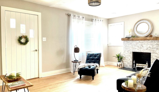 Central Location/3 miles to Beech Bend & WKU/Garage/Firepit/King Bed/Games+