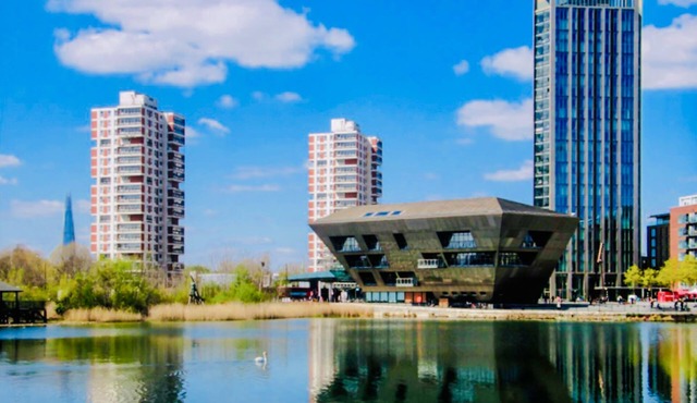 Central london flat with River views & Balcony