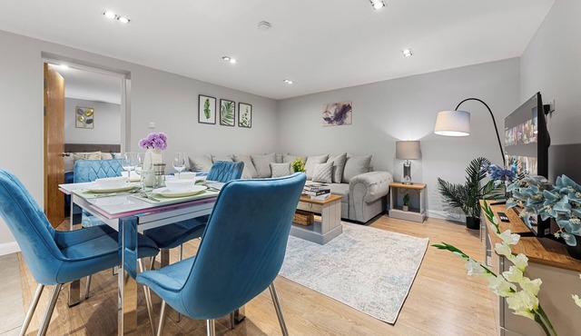 Central London Retreat - Modern Battersea Suite