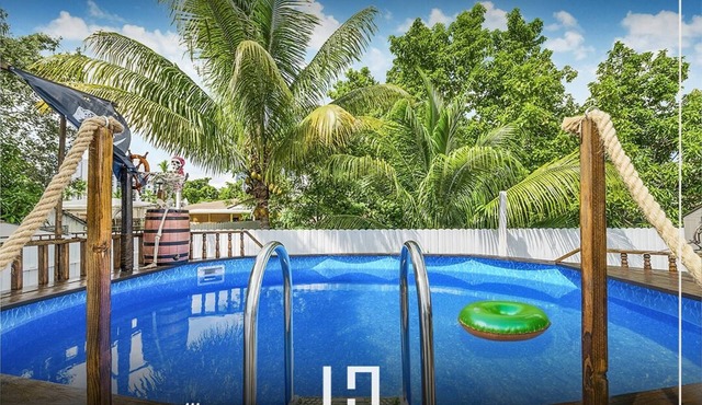 Central Miami Stay Near Airport & Calle 8 Pool