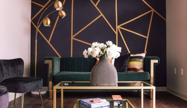 Central Midtown Location Walkable to Attractions