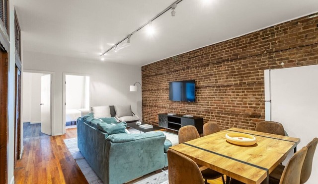 Central Midtown Manhattan 3-Bedroom Apartment!
