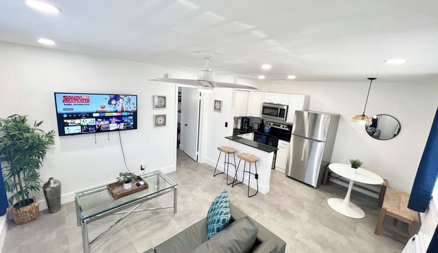 Central, Modern & Stylish 1Br 1Bath Apt in Lake Ridge
