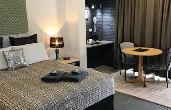 Central Motel Gin Gin