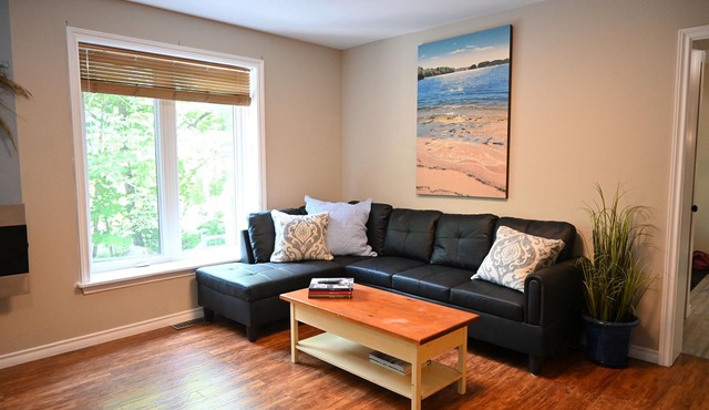 Central Muskoka, beach, dock, game rm, watercraft, 6 beds