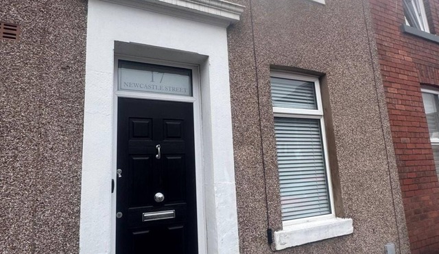 Central Near Hospital 2 Bedroom - Sleeps 4 - Self Check In - Fully Furnished