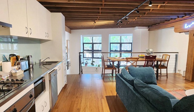 Central New York-Style Loft with parking - Inner City Apartment - Chippendale