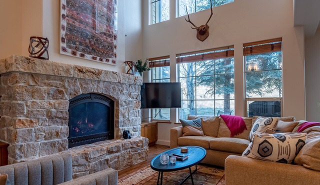 Central Park 26- Luxury Tri-Level in Great Location Close to River Run