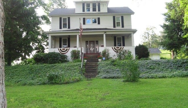 Central Pennsylvania Shoff-Read Century Farmhouse Vacation Rental