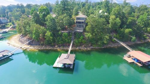 Central Perk - Pet Friendly, Luxury Cabin Feel, Kayaksand Coffee!
