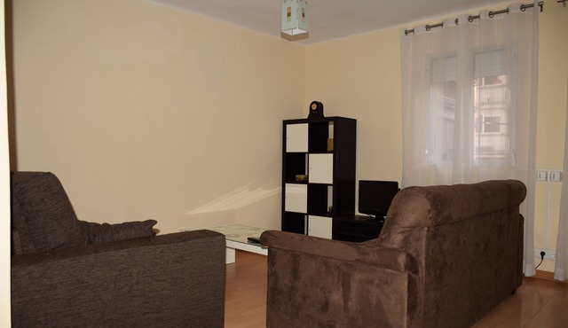 CENTRAL, QUIET AND VERY WELL COMMUNICATED APARTMENT