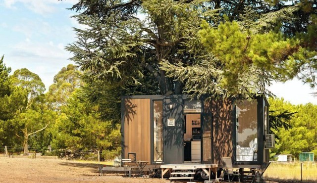 Central Ranges Retreat by Tiny Away