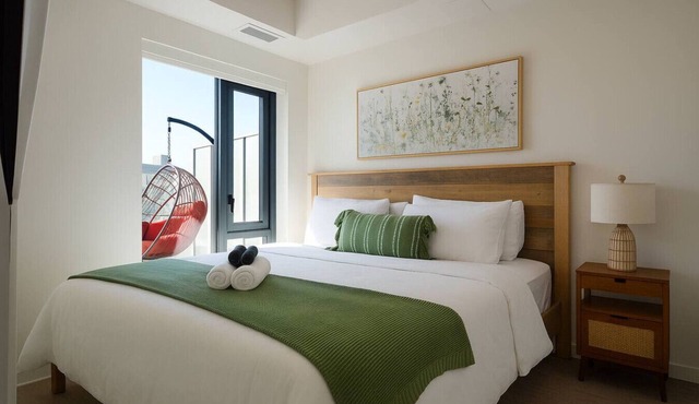 Central Retreat | King Bed | Gym | AC | Banff