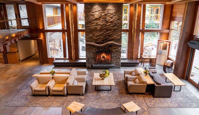 Central room in the Rockies | Rooftop Hot Pools