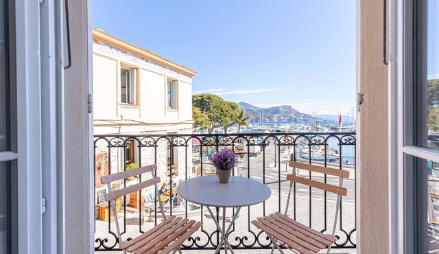 Central Saint Jean new 2 bedroom apartment.