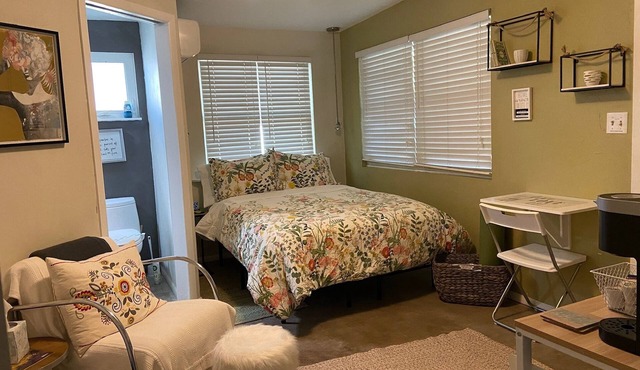 Central Saguaro Studio - Private Guest Suite near U of A!