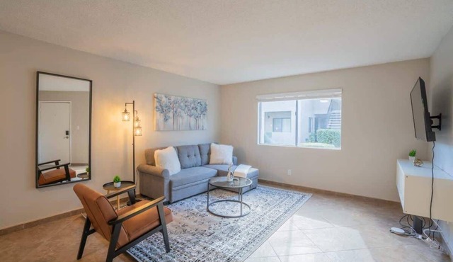 Central Stay | Pool, Gym, Parking, Balcony , W/D
