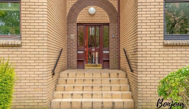 Central & Stylish 2BR-1BA -Anderston-Free Onsite Parking