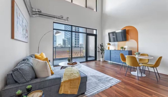 Central & Stylish Loft - 2Bed/2Bath - Atlantic Station 4th Floor - near GA Tech