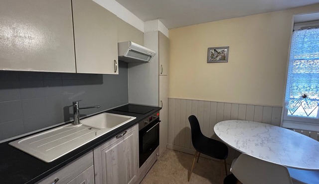 Central T2 in La Roche-Posay, 4 ppl, WIFI, near Spa