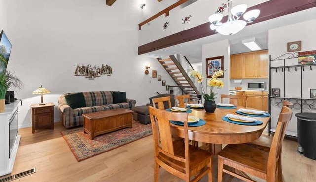 Central Townhome with Summer Pool and Walk to Lake!