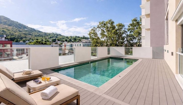 Central Townsville 2BR Apartment w Pool & Parking